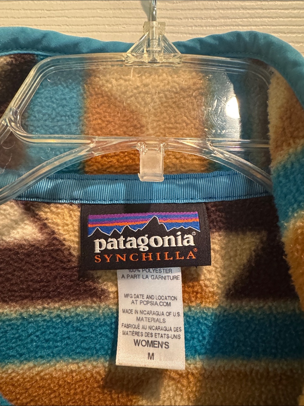 Patagonia Women’s Synchilla Pullover Fleece in Brown Bear Print - Picture 2 of 3